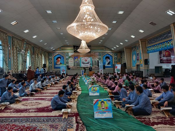 محفل انس با قرآن در تکیه ابوالفضلی مزده