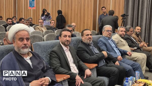 برگزاری آیین تجلیل از مقام شامخ معلم در منطقه ۱۵
