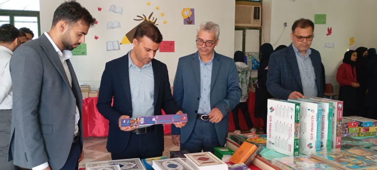 نمایشگاه کتاب پژوهش‌سرای غدیر بردخون با هدف ترویج فرهنگ مطالعه افتتاح شد