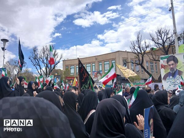 در فراق رهبر شهیدمان به میدان آمدیم 