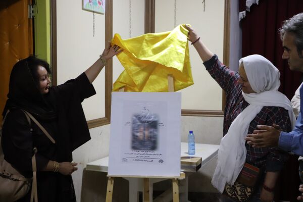 نمایش «در باران آمد» تا سوم مهرماه روی صحنه می‌رود