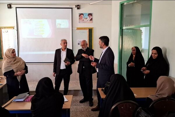 برگزاری کارگاه‌های «طرح توانا» و تجلیل از سرگروه‌های اجتماعات یادگیری در ناحیه یک شهرری