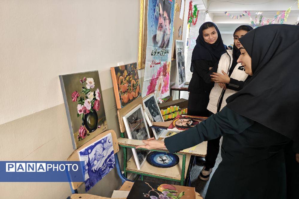 برگزاری نمایشگاه آثار هنری دانش‌آموزان در دبیرستان هوشنگی