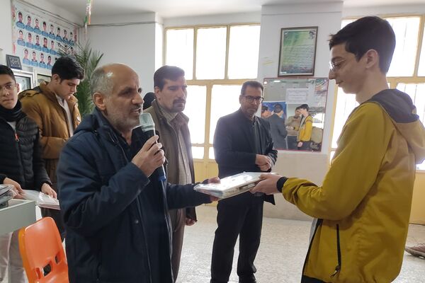 جشن باشکوه مبعث در دبیرستان شاهد شهید بشارت