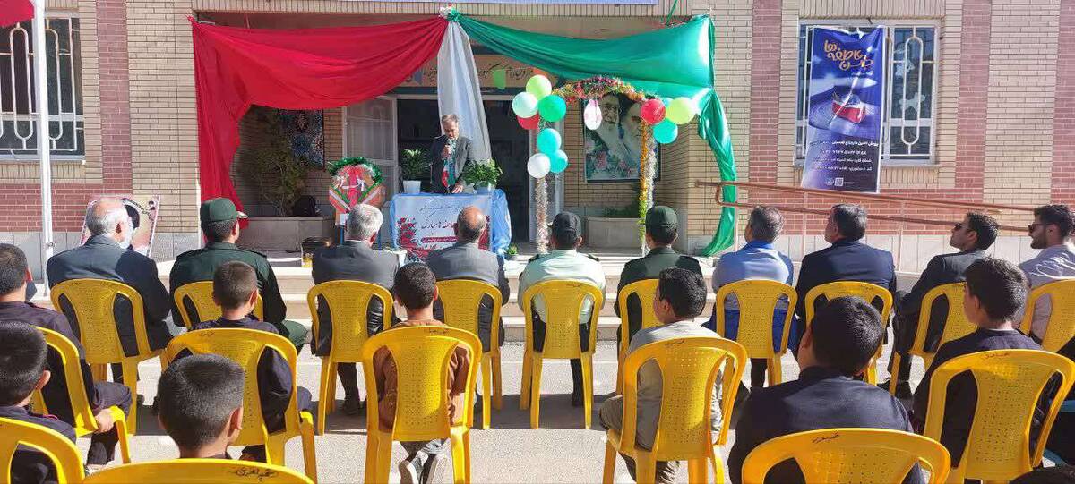 جشن عاطفه‌ها و مهربانی ؛ پاییز مدرسه ما بهاری شد