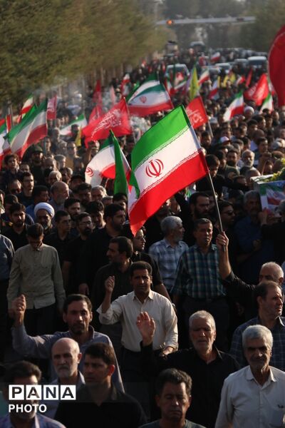 تشییع پیکر شهید محمدمهدی رضایی نصرآبادی در یزد