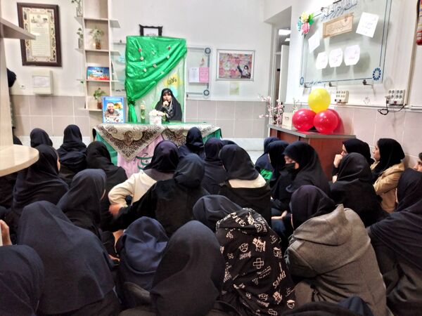 آیین بزرگداشت میلاد حضرت فاطمه (س) در دبیرستان شاهد ارض اقدس