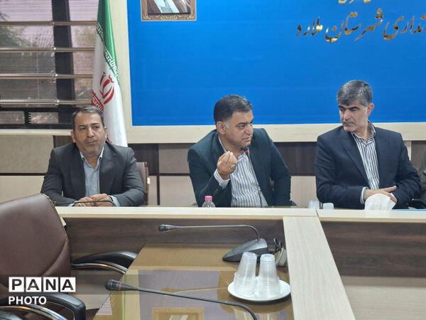 شورای آموزش و پرورش شهرستان ملارد پای میز بررسی مسائل تعلیم و تربیت