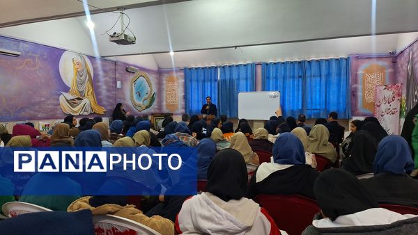 بازدید مدیرکل آموزش و پرورش استان اصفهان از مدرسه حضرت زینب (س) ناحیه ۴ (در طرح نماد)