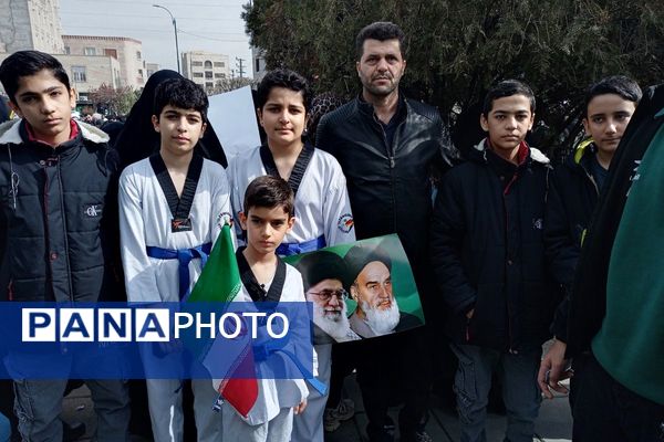 خروش مردمی در خیابان‌های رباط‌کریم در 22بهمن