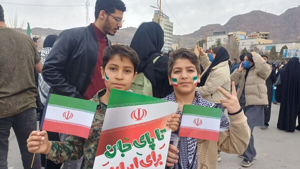دانش‌آموزان، پاسداری از انقلاب را آغاز می‌کنند