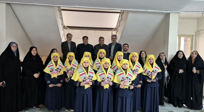 گرامیداشت ایام‌الله دهه فجر در آموزش و پرورش منطقه ۵ با سرودهای دانش‌آموزان