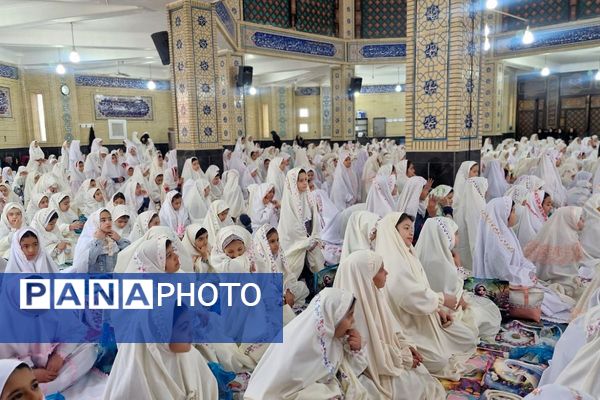 آغاز فصل بندگی دانش‌آموزان قرچک در جشن تکلیف