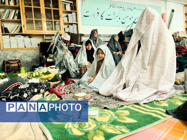 مراسم اعتکاف مادر دختری در مسجد صاحب الزمان آشخانه