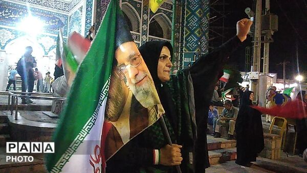 حماسه سازی مردم نیشابور در آرامگاه بی بی شطیطه در قاب پانا 
