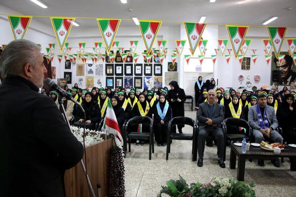 همایش «یاوران انقلاب» پیشتازان هنرستان شهریار تبریز