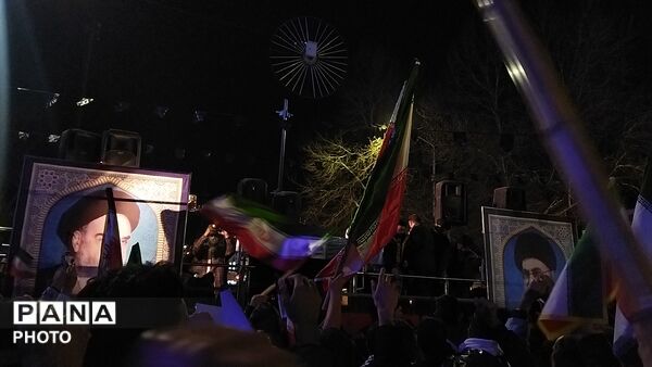 شهید هوا و فضا مهمان اجتماع مردم نیشابور شد 