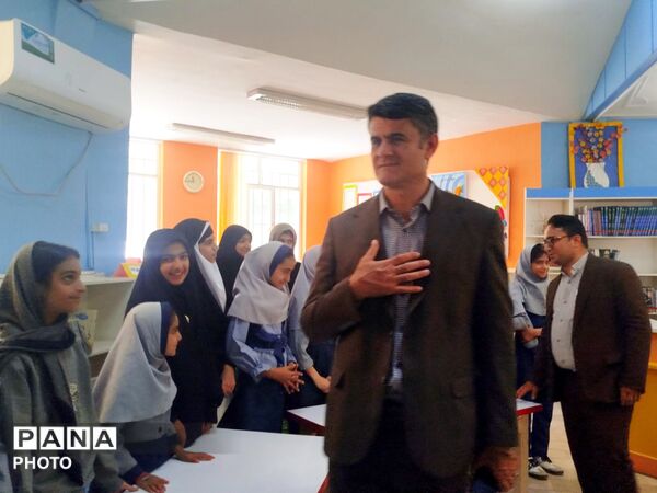 گرامیداشت روز معلم در لردگان؛ تجلیل از چراغ‌داران راه آینده