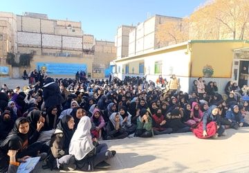  جشن میلاد امام زمان(عج) در دبیرستان میرزا جعفر سروقد مشهد