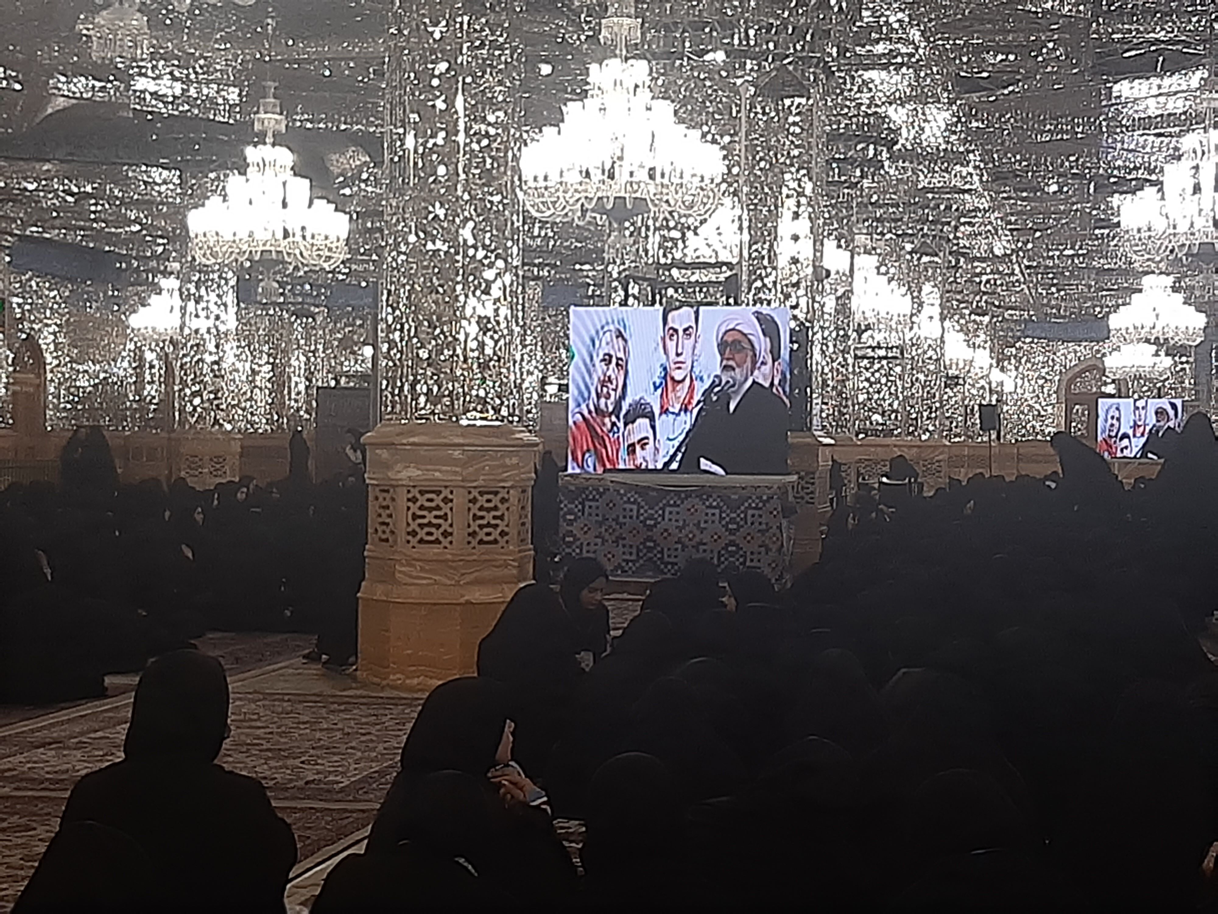 خدمت به زائران امام رضا(ع) کمتر از ثواب زیارت نیست