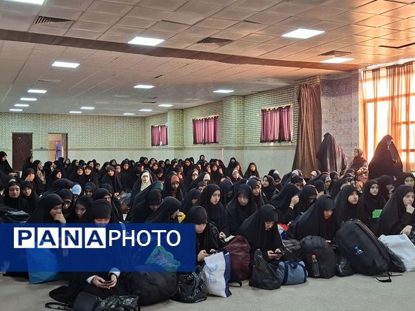 مراسم بدرقه دانش‌آموزان دختر مدارس شهرستان ملارد به مناطق عملیاتی جنوب کشور 