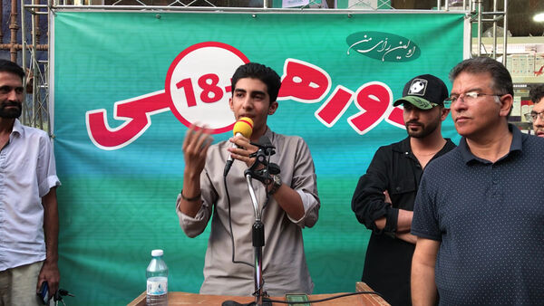 اولین روز تریبون آزاد دانش‌آموزان رأی اولی با عنوان «دورهمی ۱۸+»