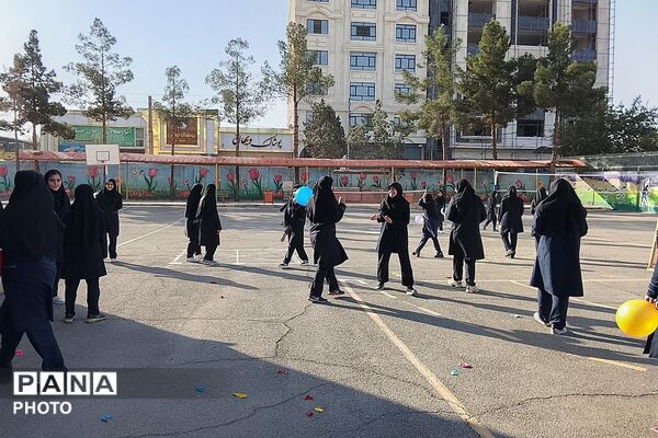 از نیمکت های مدرسه تا سفره های مهربانی،شاهد مرضیه میزبان جشن عاطفه ها