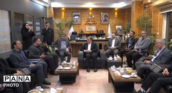 دیدار رئیس و اعضای هیات رئیسه فدراسیون دوومیدانی با استاندار گلستان