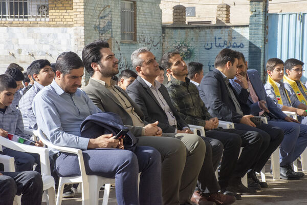 جوانه‌های محلاتی ورود به دوره متوسطه را با جشن جوانه‌ها آغاز کردند