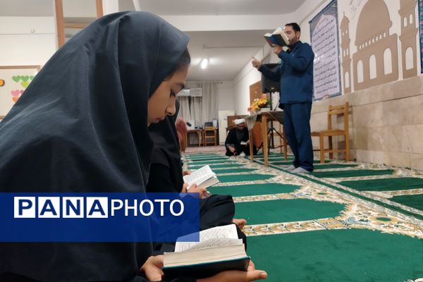 افتتاحیه هیئت هفتگی دانش‌آموزی 