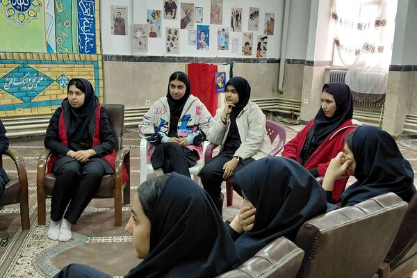 فیروزکوه؛ میزبان نماز جماعت و گفتمان‌های دینی در محیط مدرسه