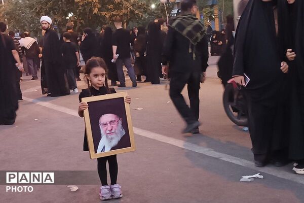فریاد نسل نو در سوگ رهبر؛ مشقِ وفاداری در قابِ تشییع 