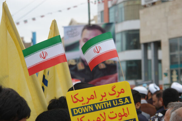 جلوه‌های حضور دانش‌آموزان در راهپیمایی 13 آبان