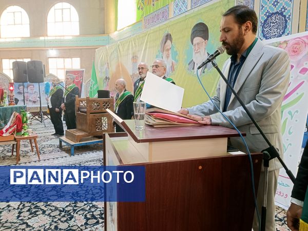 اجتماع بانوان مقاومت و تجلیل از همسران جانبازان در مصلی نماز جمعه شهرستان قدس