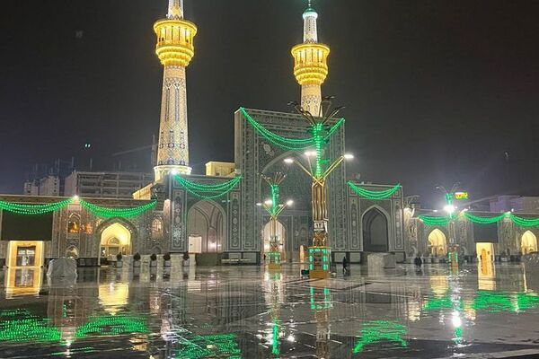 زیارت دانش‌آموزان هنرستان کوثر قیامدشت ری یک از مشهد مقدس 