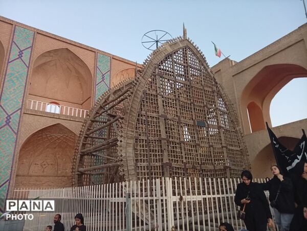طنین «یا حسین» در امیرچقماق؛ میثاق دوباره ی عاشوراییان یزد با راه شهدا