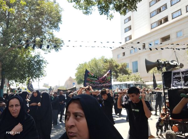 پیاده‌روی زائران بارگاه ملکوتی آقا علی‌بن‌موسی رضا (ع)