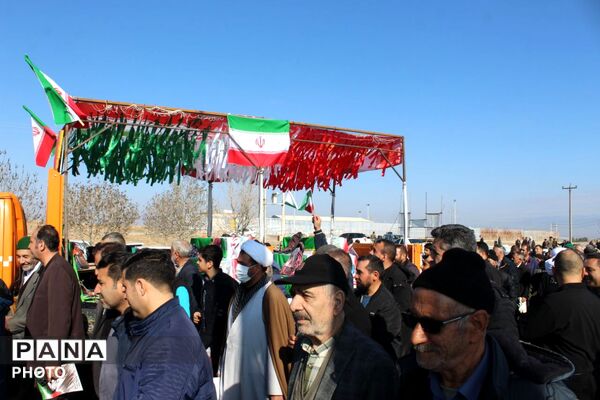 اقامه نماز عید سعید فطر در فاروج 
