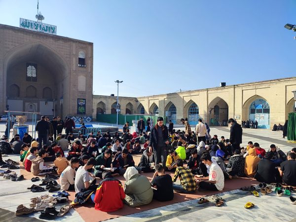 سه روز بندگی  در مسجد جامع نیشابور