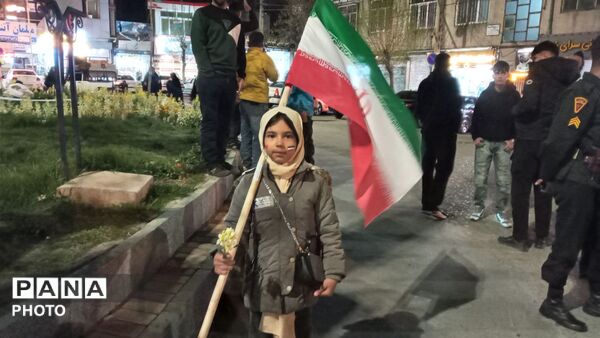 گردهمایی مردم اسدآباد در خیابان‌ها