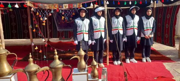 آیین نمادین نواختن زنگ انقلاب در دبستان حضرت آمنه (س)