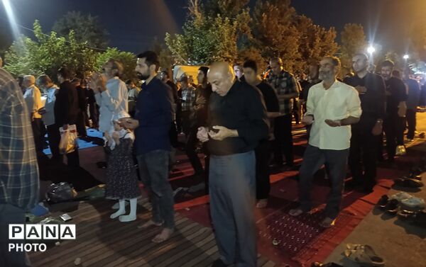 طنین نوای استغاثه در نظرآباد؛ زمزمه‌های عاشقانه مردم برای ظهور منجی عالم