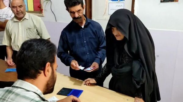 حضور پرشور مردم لرستان پای‌صندوق‌های رأی‌گیری