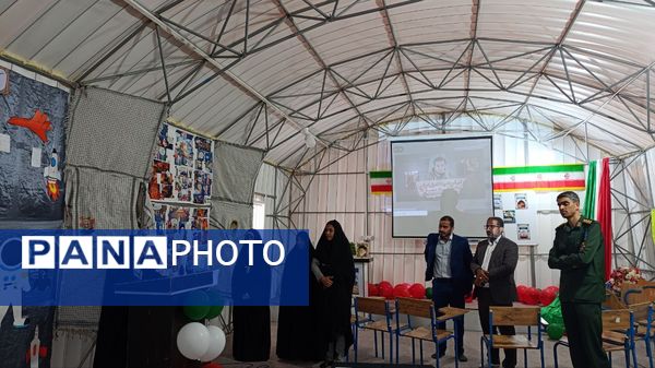 رویداد «مدرسه‌ انقلاب» در دبیرستان شاهد شهید مصلحی میناب