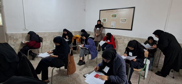 اولین مرحله آزمون های پایش هماهنگ استانی در دبیرستان دخترانه فاطمیه 