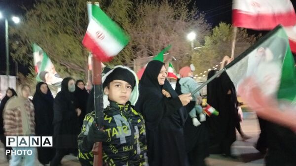  حضور مردم بروجن در یادبود روز دختران میناب