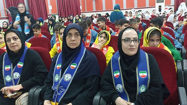 همایش تجلیل از مربیان و اعضای پیشتاز در محمودآباد 