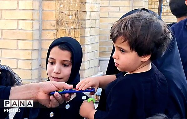 عطر سوگ حضرت علی‌اصغر(ع) در مراسم شیرخوارگان حسینی کوهپایه پیچید