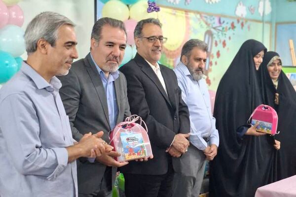 برگزاری جشن غنچه ها در مجتمع آموزشی میرداماد با حضور مدیر آموزش و پرورش ناحیه دو شهرری 
