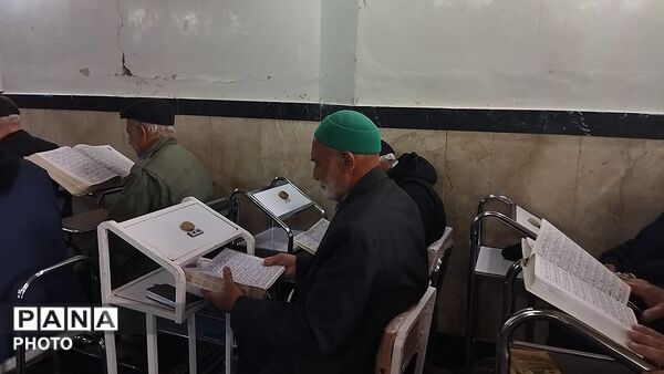 محفل انس باقرآن به یاد شهید آیت الله خامنه ای در نیشابور 